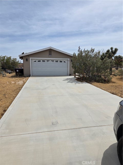 Photo of 57963 Campanula ST, Yucca Valley, CA 92284 (MLS # IG26095879)
