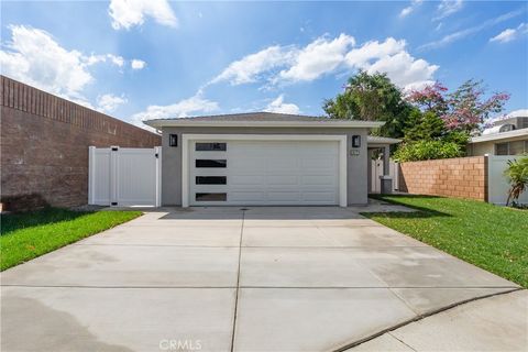 Photo of 3472 Farnham Place, Riverside, CA 92503 (MLS # IV25203031) Photo of 3472 Farnham Place, Riverside, CA 92503 (MLS # IV25203031)