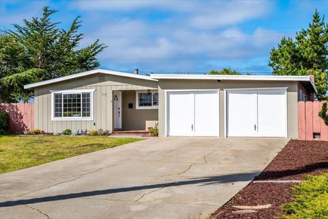 277 Young Circle Marina CA 93933