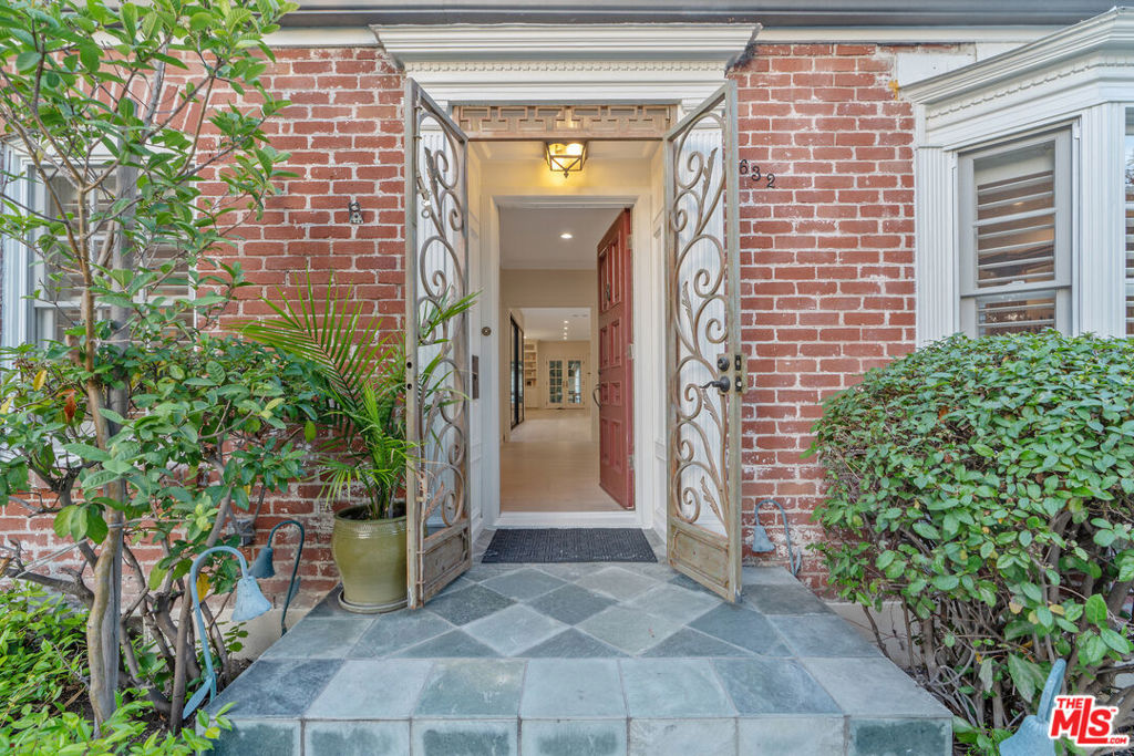 632 S Arden Boulevard