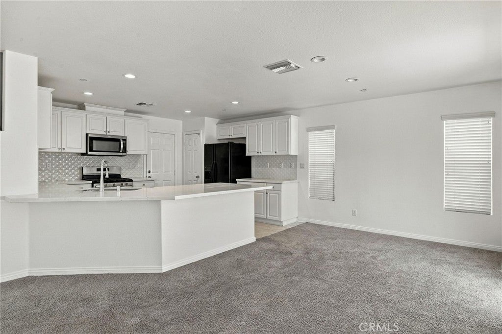 7726 Terra Manor