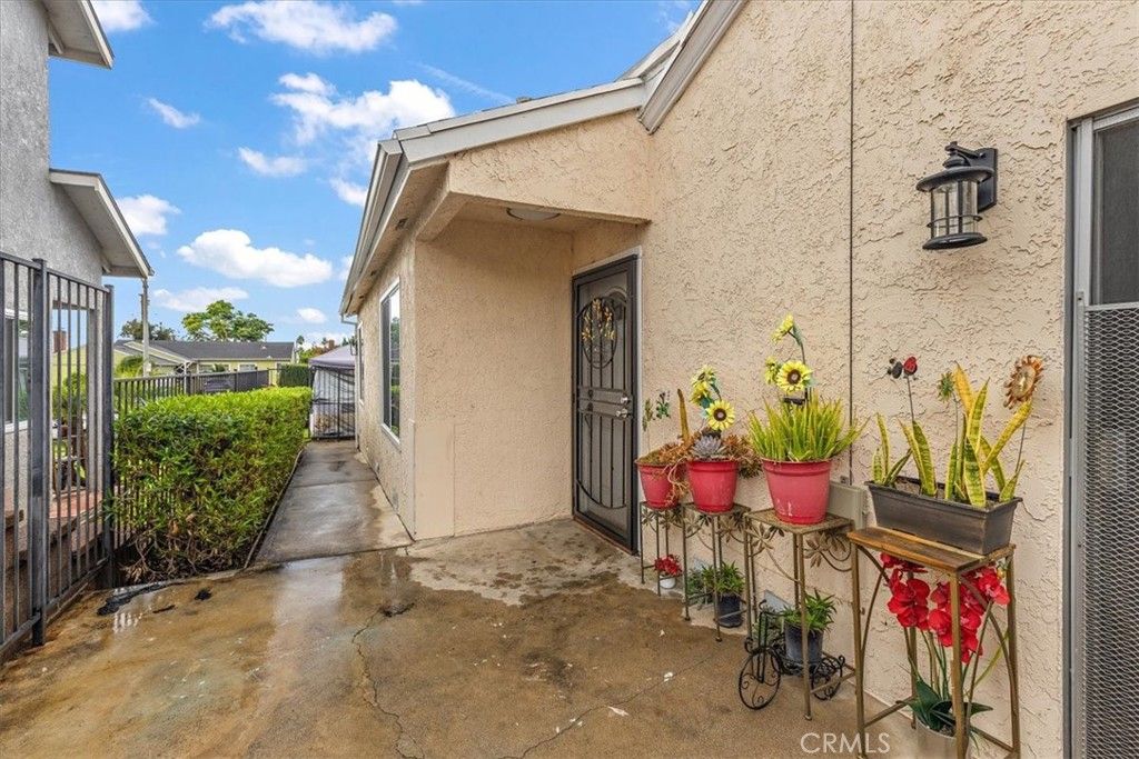 Photo of 11612 Cimarron Ave Ave, Hawthorne, CA 90250 (MLS # CV25265979)