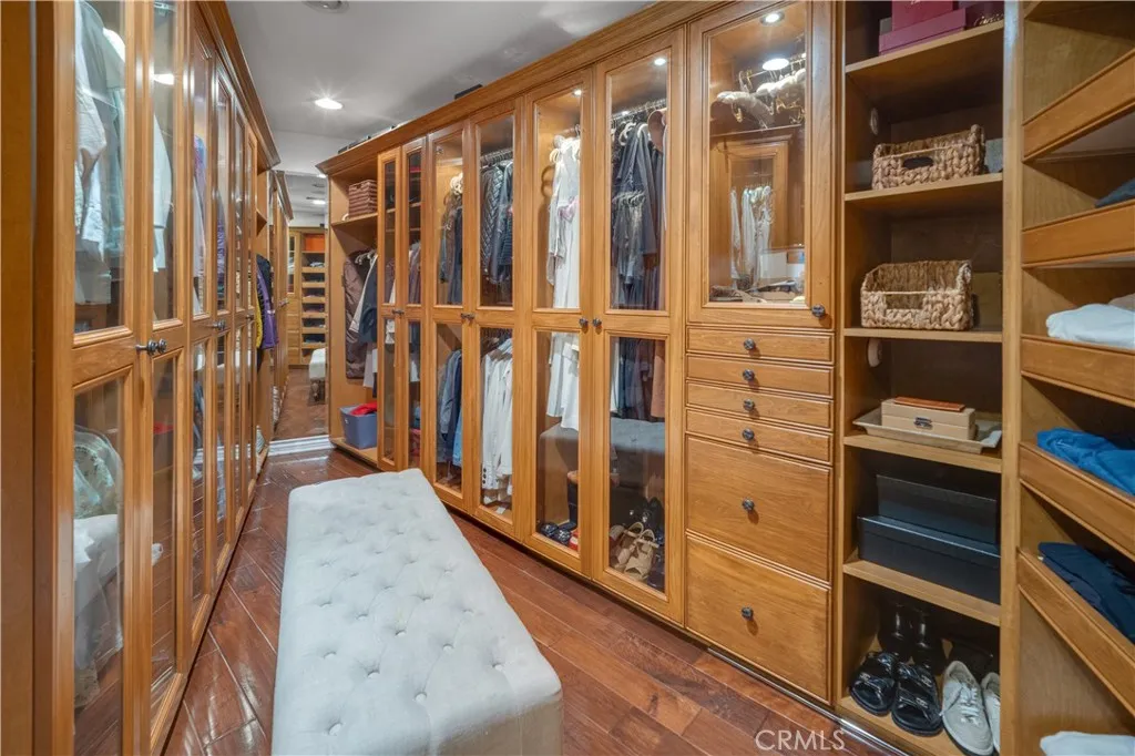 Hidden Hills, California 91302, United States, 5 Bedrooms Bedrooms, ,5 BathroomsBathrooms,Residential,Active,133861