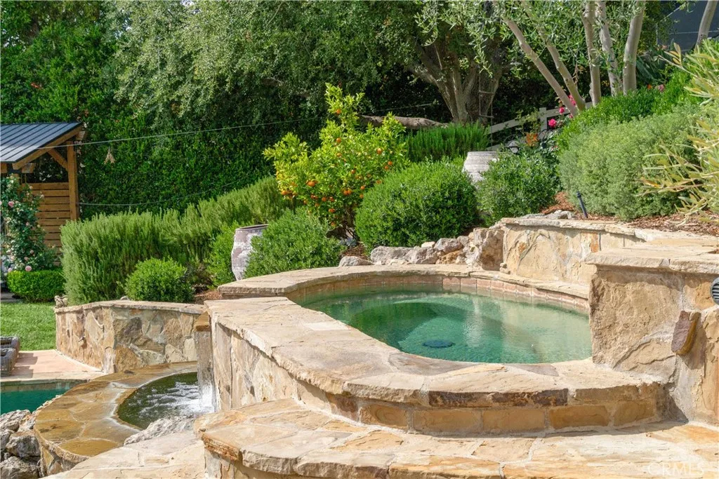 Hidden Hills, California 91302, United States, 5 Bedrooms Bedrooms, ,5 BathroomsBathrooms,Residential,Active,133861