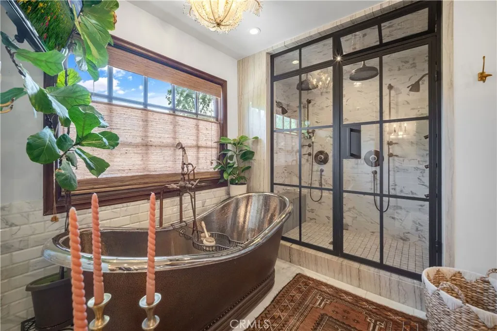 Hidden Hills, California 91302, United States, 5 Bedrooms Bedrooms, ,5 BathroomsBathrooms,Residential,Active,133861