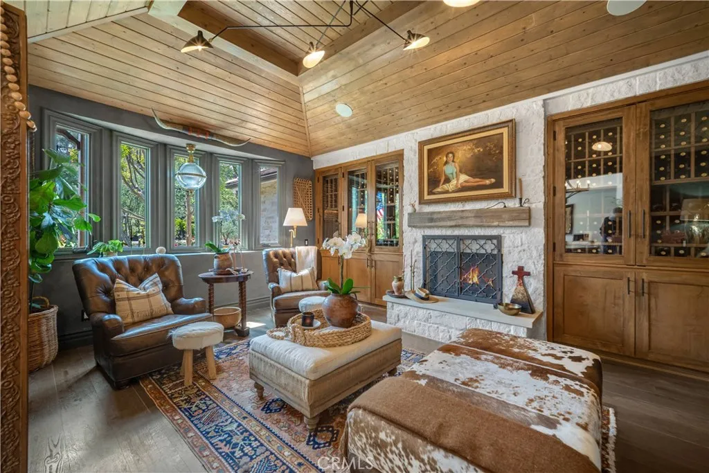 Hidden Hills, California 91302, United States, 5 Bedrooms Bedrooms, ,5 BathroomsBathrooms,Residential,Active,133861