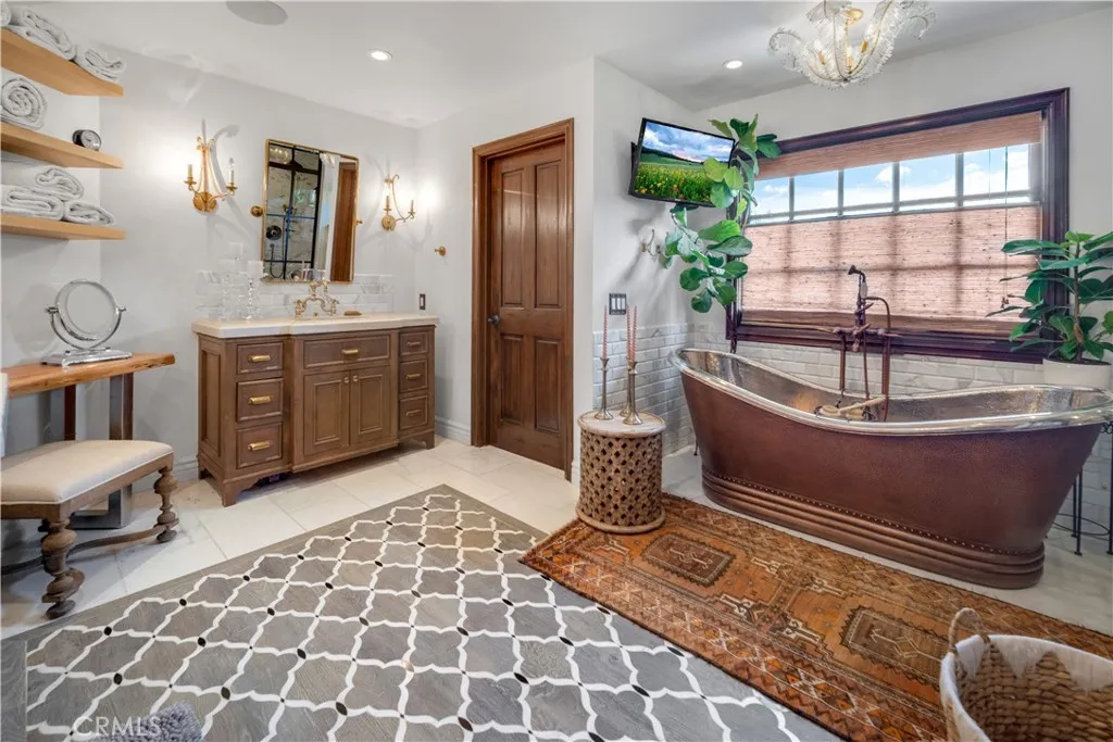 Hidden Hills, California 91302, United States, 5 Bedrooms Bedrooms, ,5 BathroomsBathrooms,Residential,Active,133861