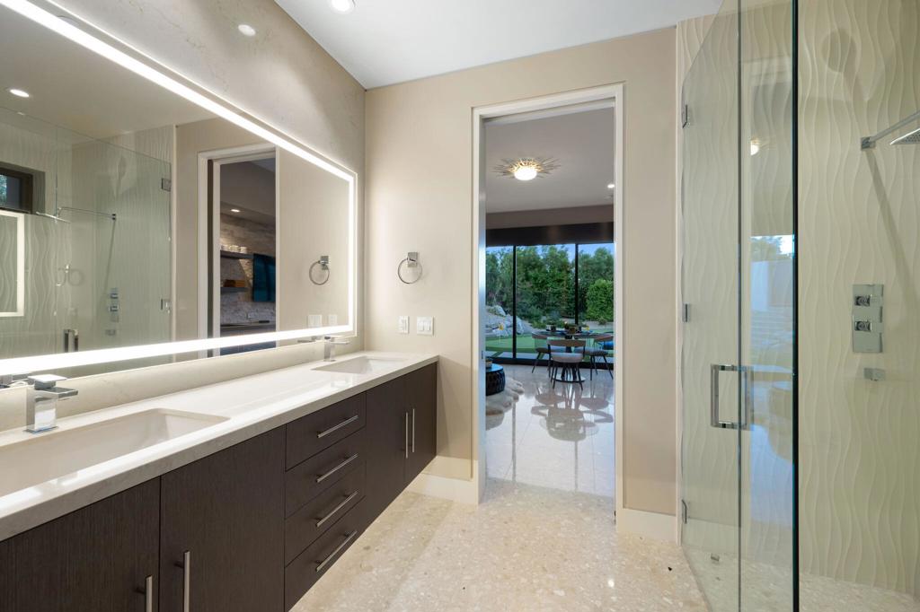 Las Palmas Heights - Residential