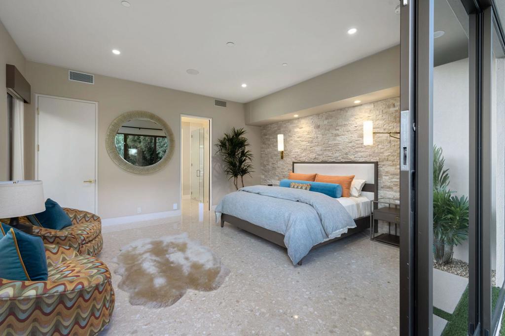 Las Palmas Heights - Residential