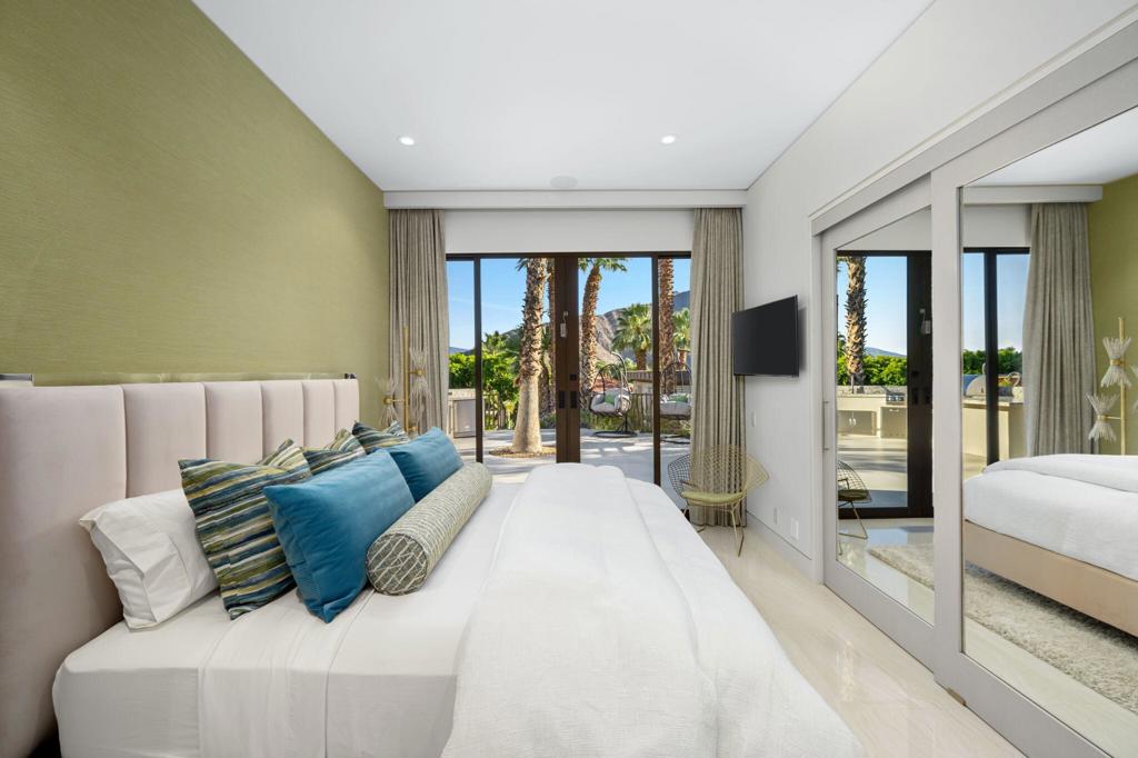 Las Palmas Heights - Residential