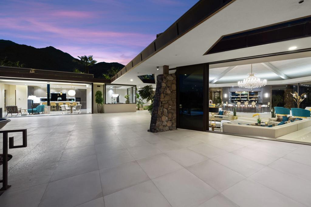 Las Palmas Heights - Residential