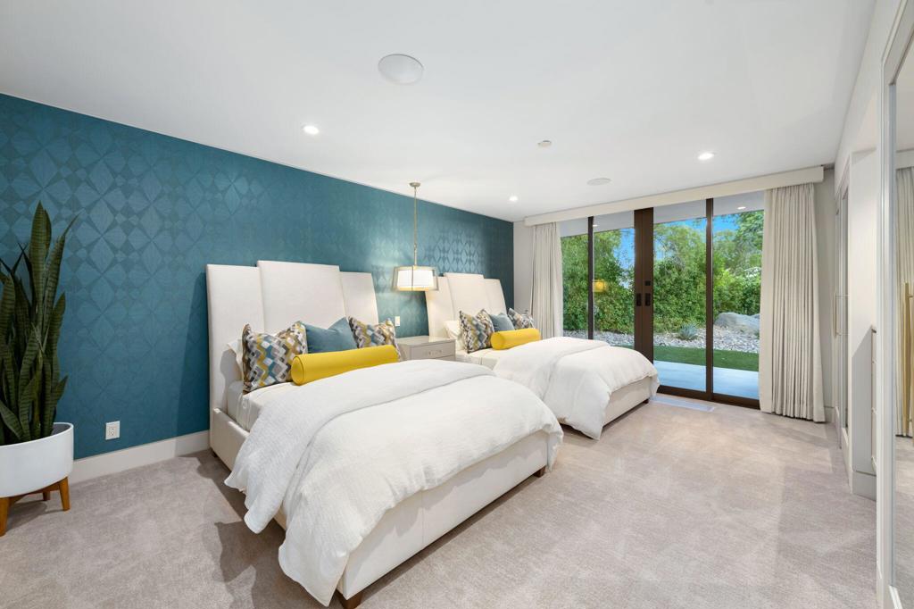 Las Palmas Heights - Residential