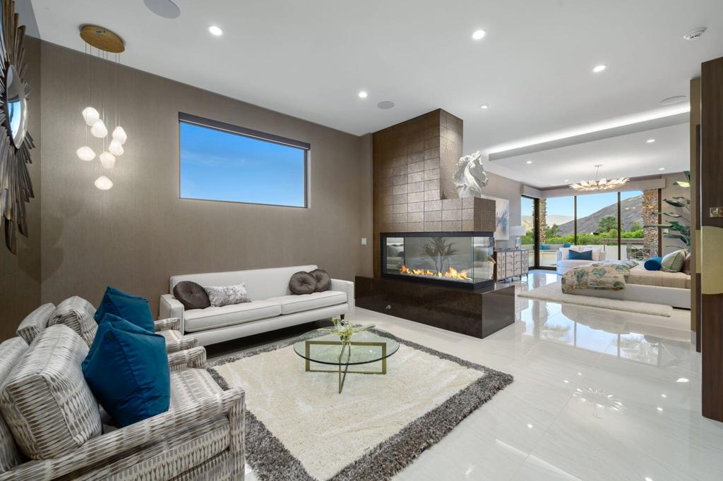 Las Palmas Heights - Residential