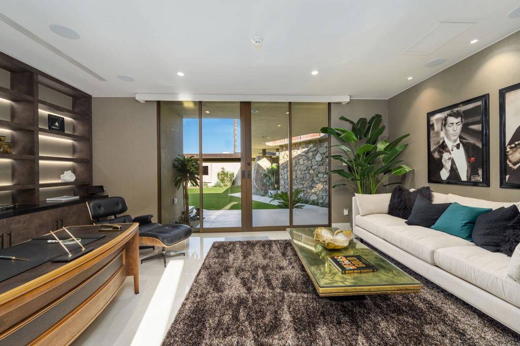 Las Palmas Heights - Residential