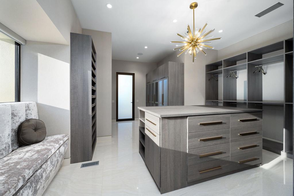 Las Palmas Heights - Residential