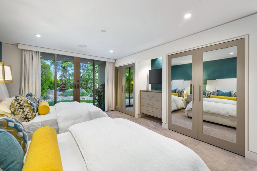 Las Palmas Heights - Residential