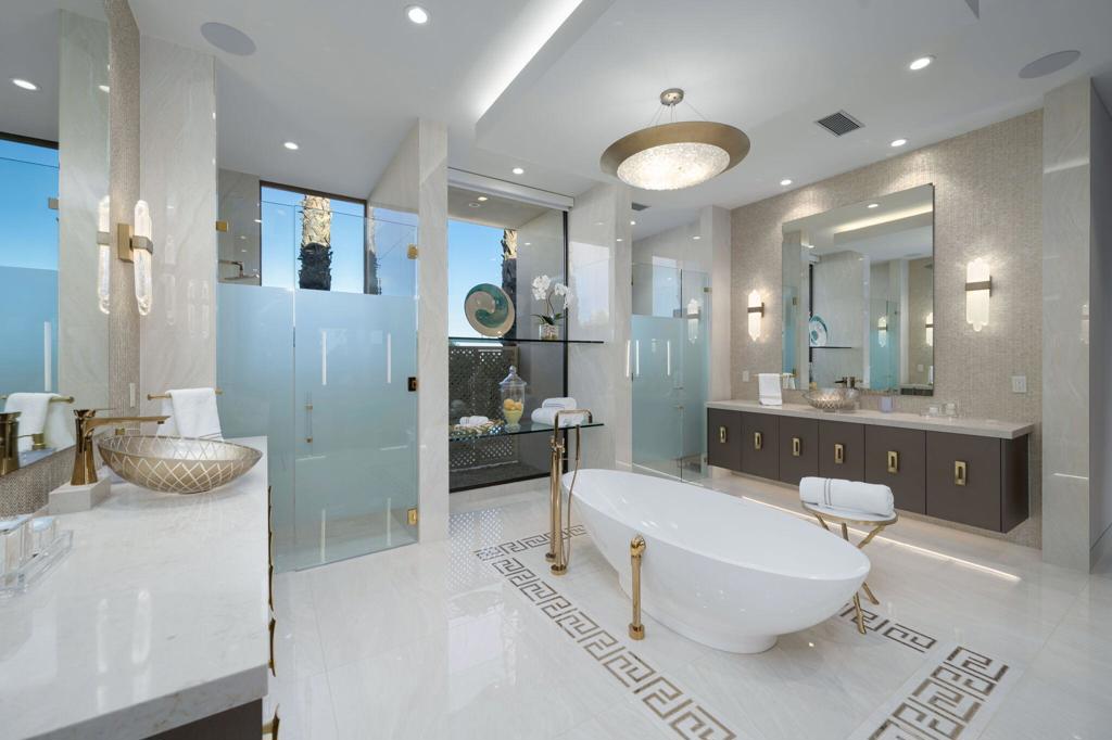 Las Palmas Heights - Residential