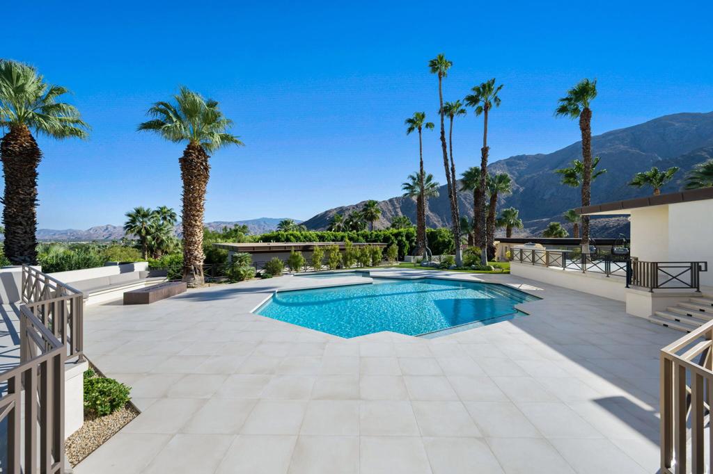 Las Palmas Heights - Residential