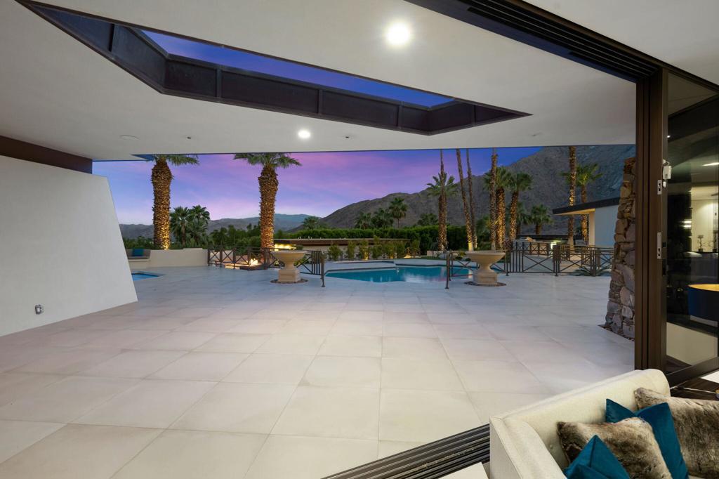 Las Palmas Heights - Residential