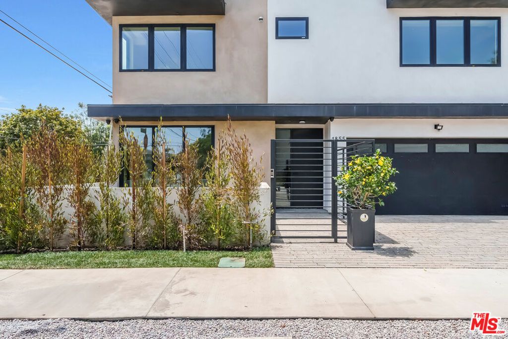 Photo of 1855 Barry Avenue, Los Angeles, CA 90025 (MLS # 25564301)