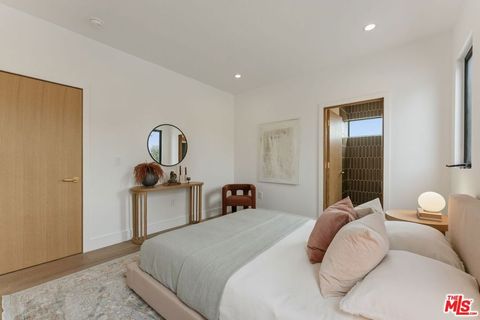 Tiny photo for 1706 Abbot Kinney Boulevard, Venice, CA 90291 (MLS # 26842943)