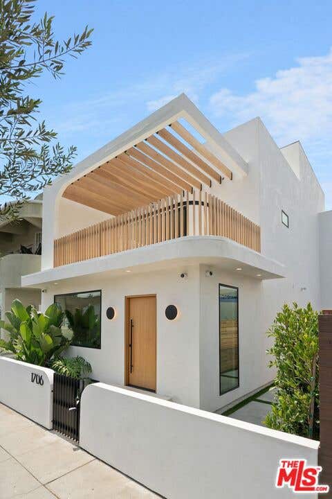 Tiny photo for 1706 Abbot Kinney Boulevard, Venice, CA 90291 (MLS # 26842943)