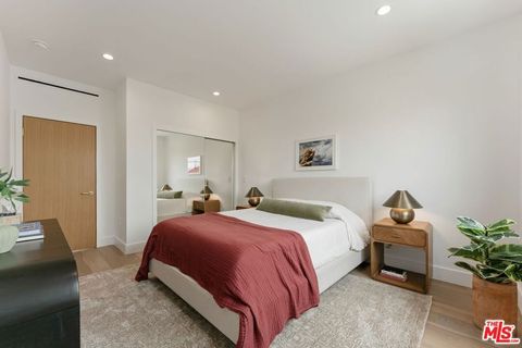 Tiny photo for 1706 Abbot Kinney Boulevard, Venice, CA 90291 (MLS # 26842943)