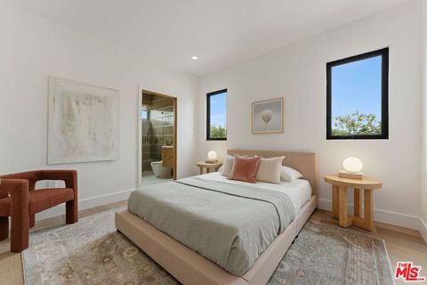 Tiny photo for 1706 Abbot Kinney Boulevard, Venice, CA 90291 (MLS # 26842943)