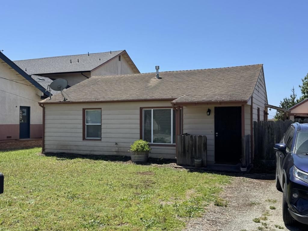 Photo of Salinas, CA 93906 (MLS # ML82045629)