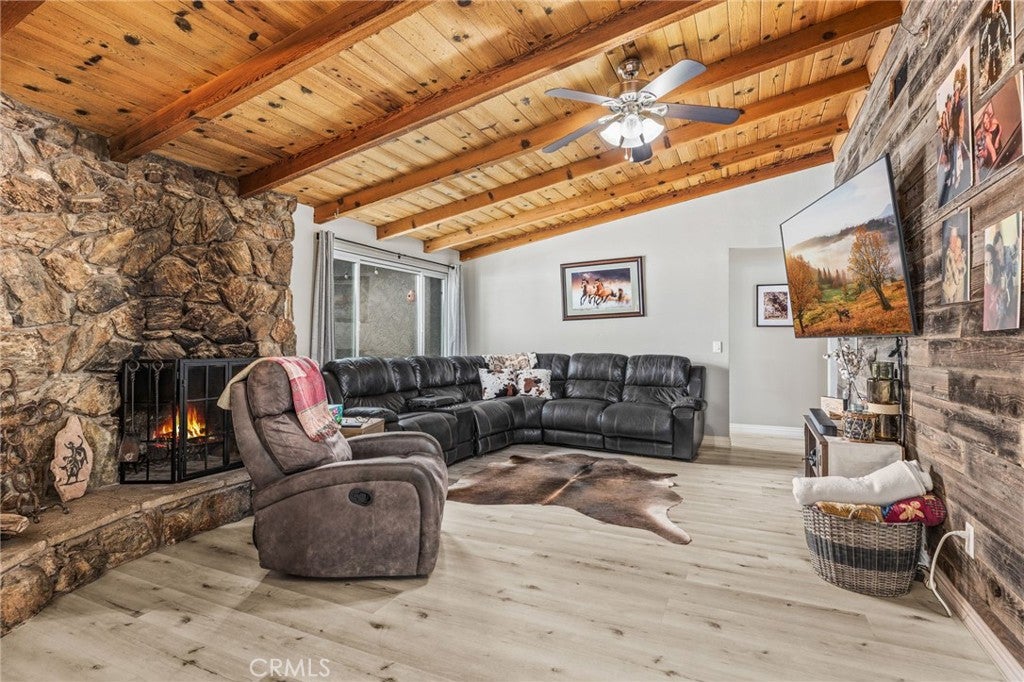 3998 Bluff
