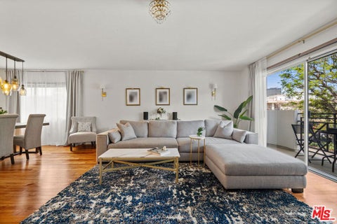 Photo of 11907 Darlington Avenue #101, Los Angeles, CA 90049 (MLS # 26998169)