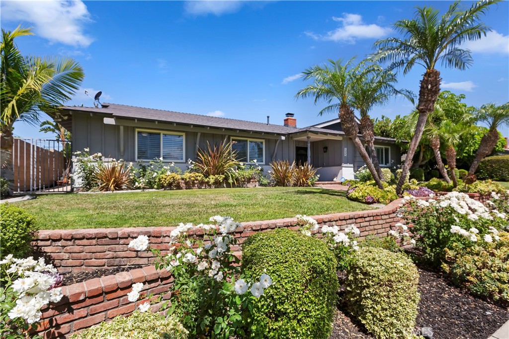 1335 N Vallejo Way
