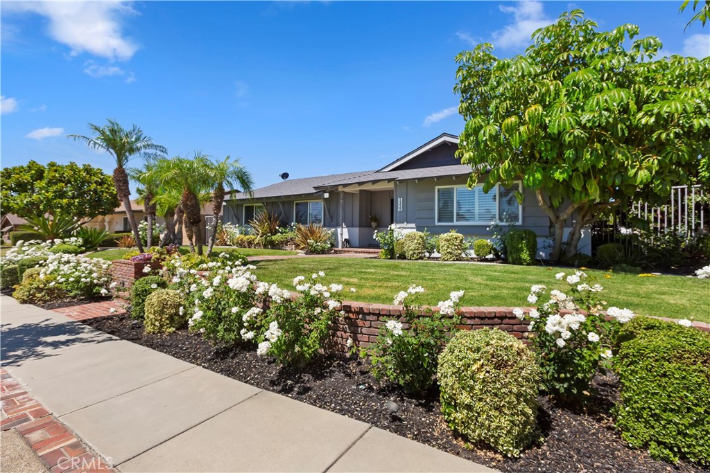 1335 N Vallejo Way