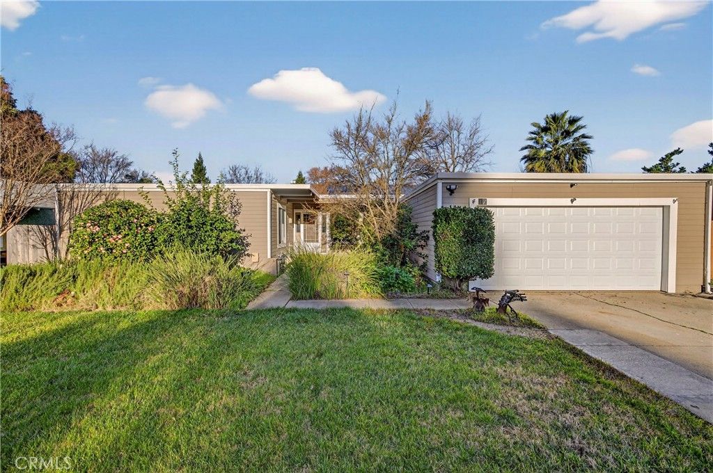 Photo of 17 Quista Dr, Chico, CA 95926 (MLS # SN26008644)