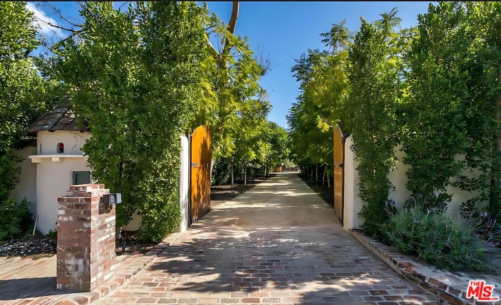 Properties 3 4750 Encino Avenue