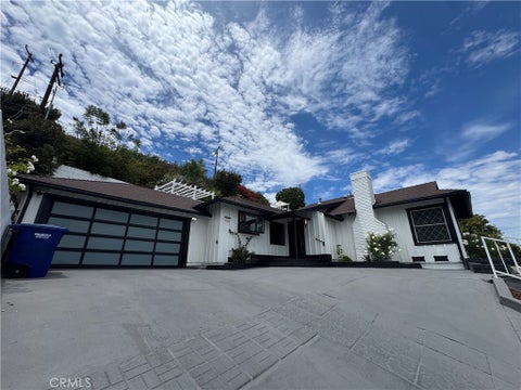 Photo of 2033 Suana Dr, Rancho Palos Verdes, CA 90275 (MLS # PV26167006)