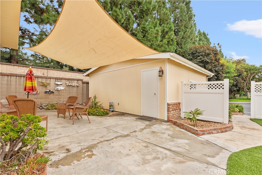 5200 Irvine Boulevard 505