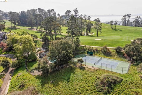 Photo of 407 Vista Heights Rd Rd, El Cerrito, CA 94530 (MLS # 41146937)