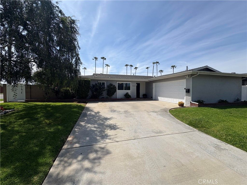 Photo of 7602 Taylor Dr, Huntington Beach, CA 92648 (MLS # OC26075763)