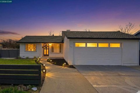 Photo of 1630 Nicholas Dr Dr, Concord, CA 94520 (MLS # 41130234)