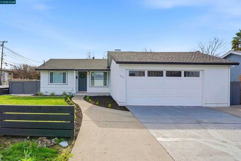 Photo of 1630 Nicholas Dr Dr, Concord, CA 94520 (MLS # 41130234)