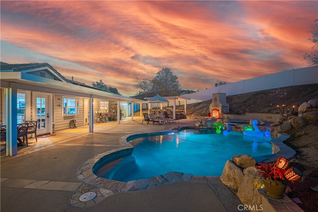 26100 Farmington Road