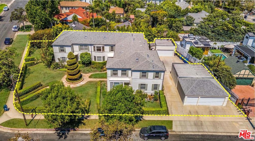 326 S Gretna Green Way