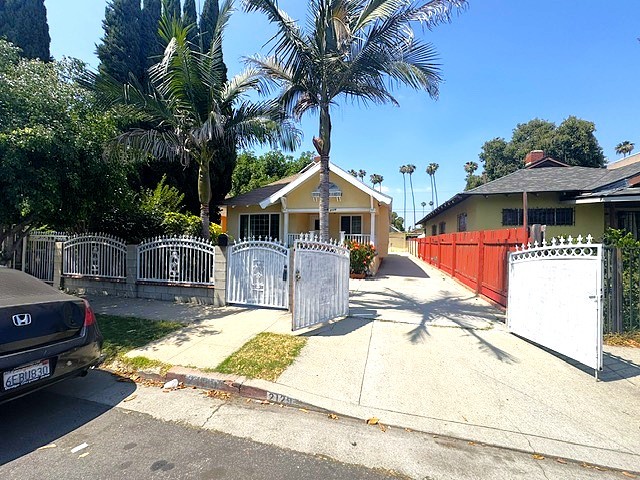 2129 W 30th