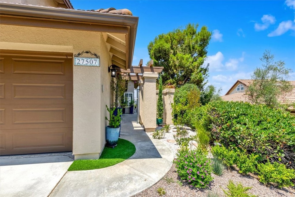 27507 Via Sequoia