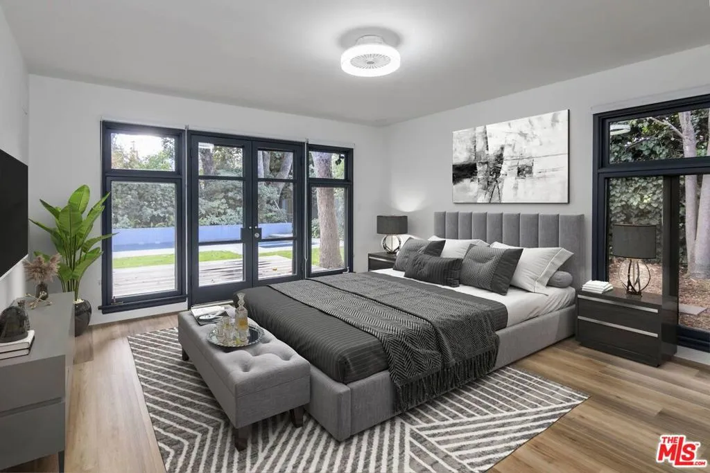 Studio City, California 91604, United States, 4 Bedrooms Bedrooms, ,4 BathroomsBathrooms,Residential,Active,221559