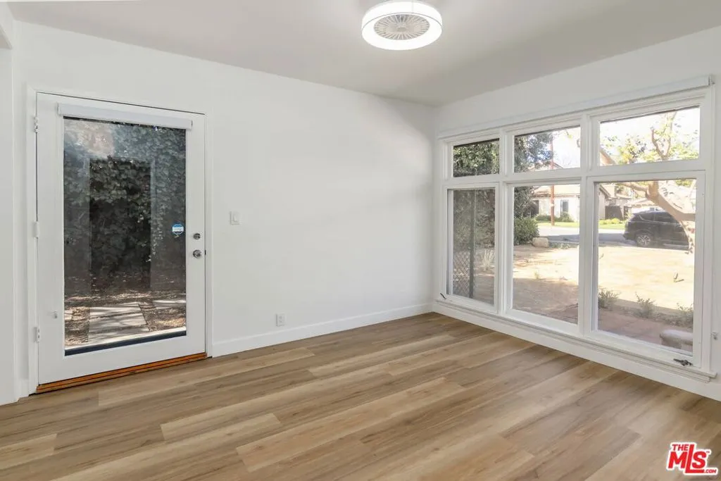 Studio City, California 91604, United States, 4 Bedrooms Bedrooms, ,4 BathroomsBathrooms,Residential,Active,221559