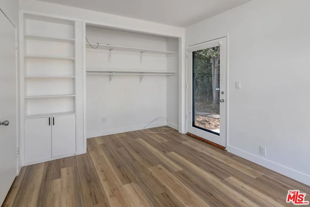 Studio City, California 91604, United States, 4 Bedrooms Bedrooms, ,4 BathroomsBathrooms,Residential,Active,221559