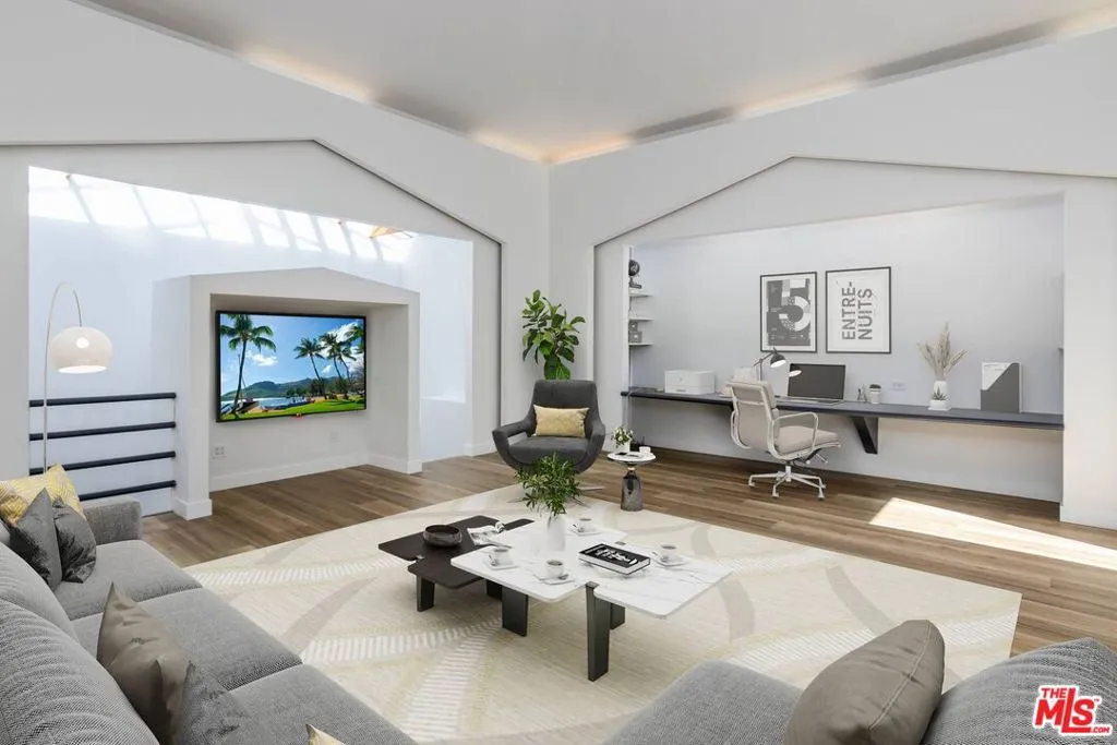 Studio City, California 91604, United States, 4 Bedrooms Bedrooms, ,4 BathroomsBathrooms,Residential,Active,221559