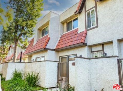 Photo of 27656 Ironstone Drive #2, Canyon Country, CA 91387 (MLS # 26661997)